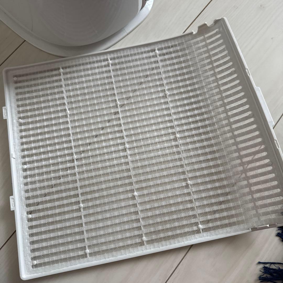 美品　Panasonic ホワイト 除湿機　F-YZR60