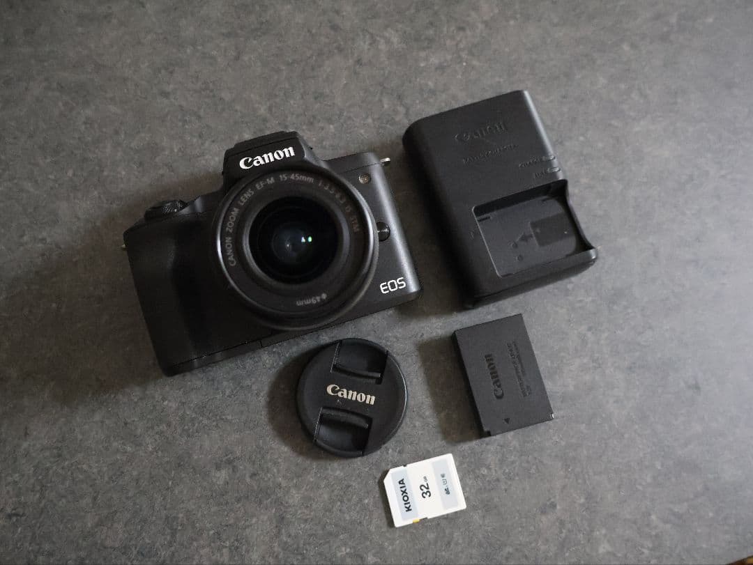 【美品】CANON EOS Kiss M EF-M 15-45mm IS STM