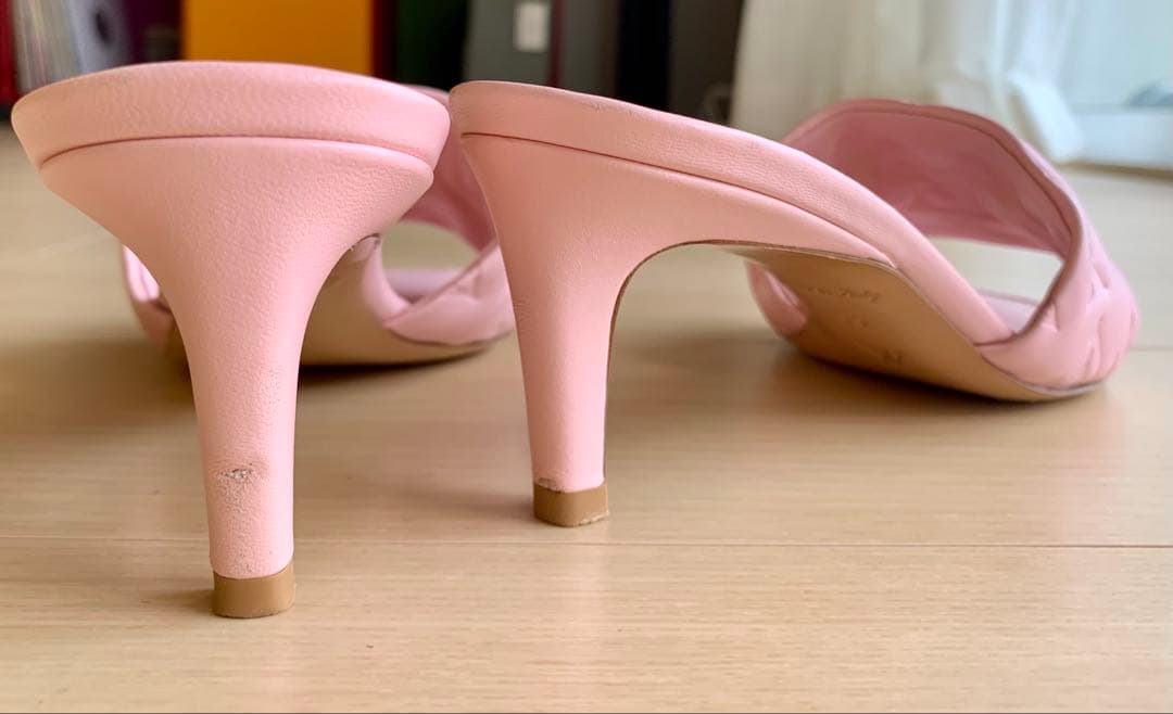 Louis Vuitton ピンクモノグラムエンボス レザーミュール24.5相当