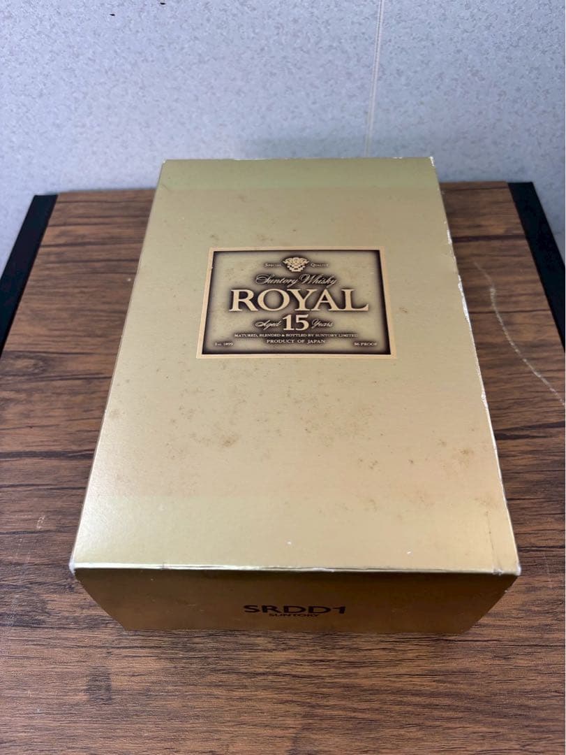 ロイヤル 15年 ゴールドラベル 750ml ギフト限定品