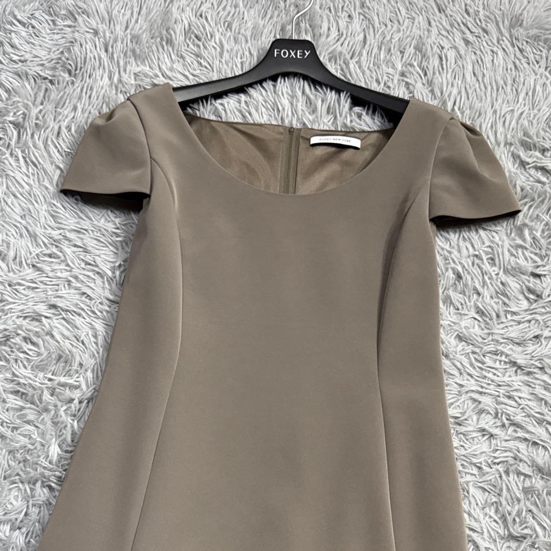美品✨フォクシー ギャザーフレアワンピース 半袖 ラウンドネック エスプレッソ