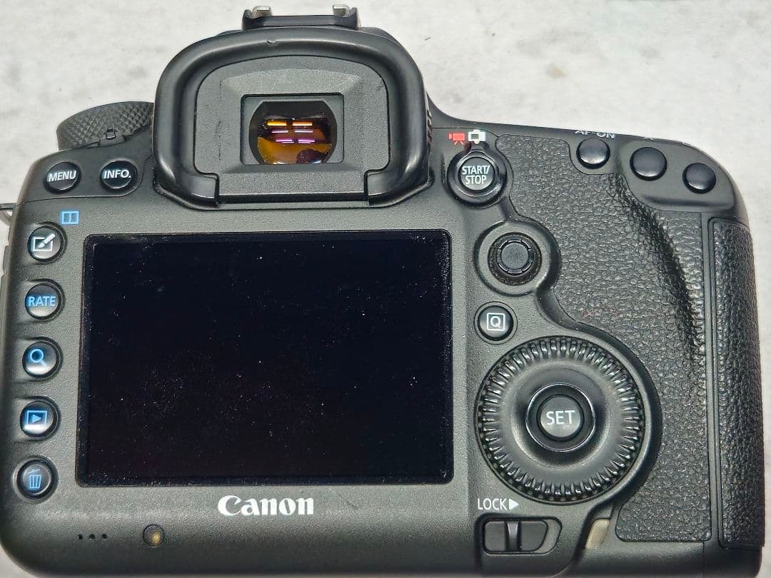 Canon EOS 5Ds R ＋ 300mmズームレンズ付属