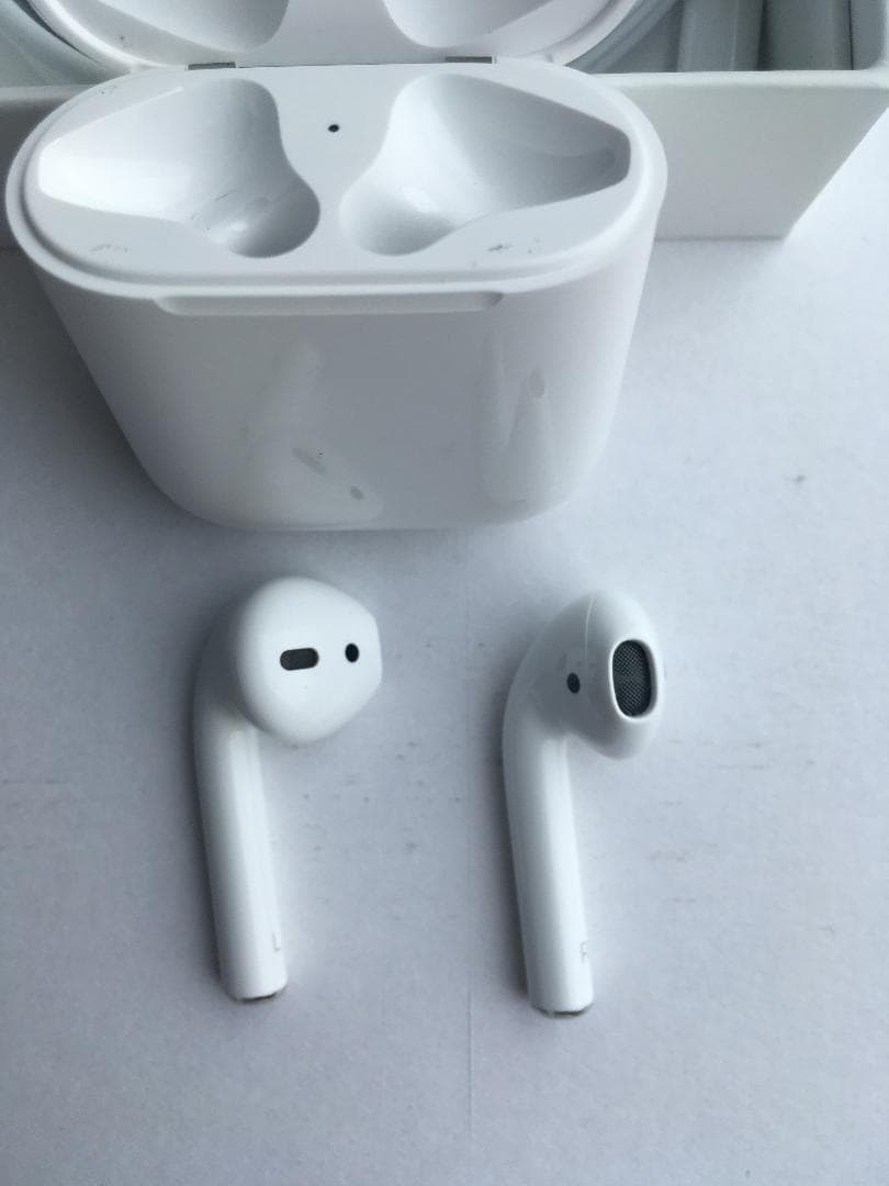 Apple AirPods（第2世代）充電ケース・ケーブル付き