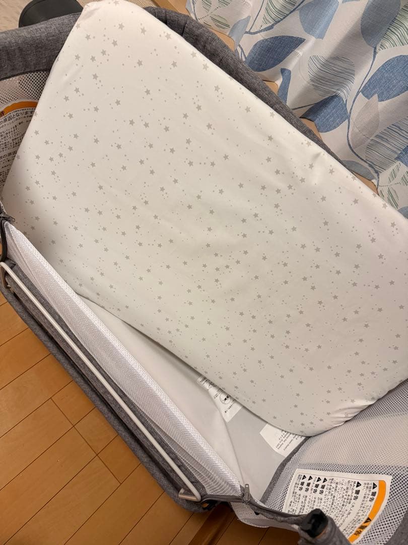 ベビーベッド メッシュ素材 添い寝　星柄マットレス付き