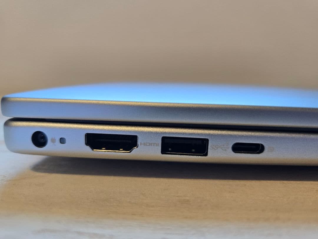 【ほぼ新品】Dell 14ノートPC Core 7 32GB 1TB SSD