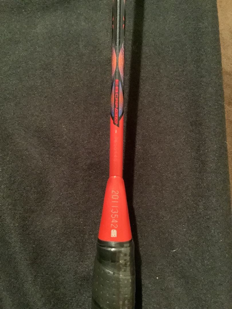 お得！新品未使用！ヨネックス　アストロクス77プロ 4UG5 ガット　グリップ付