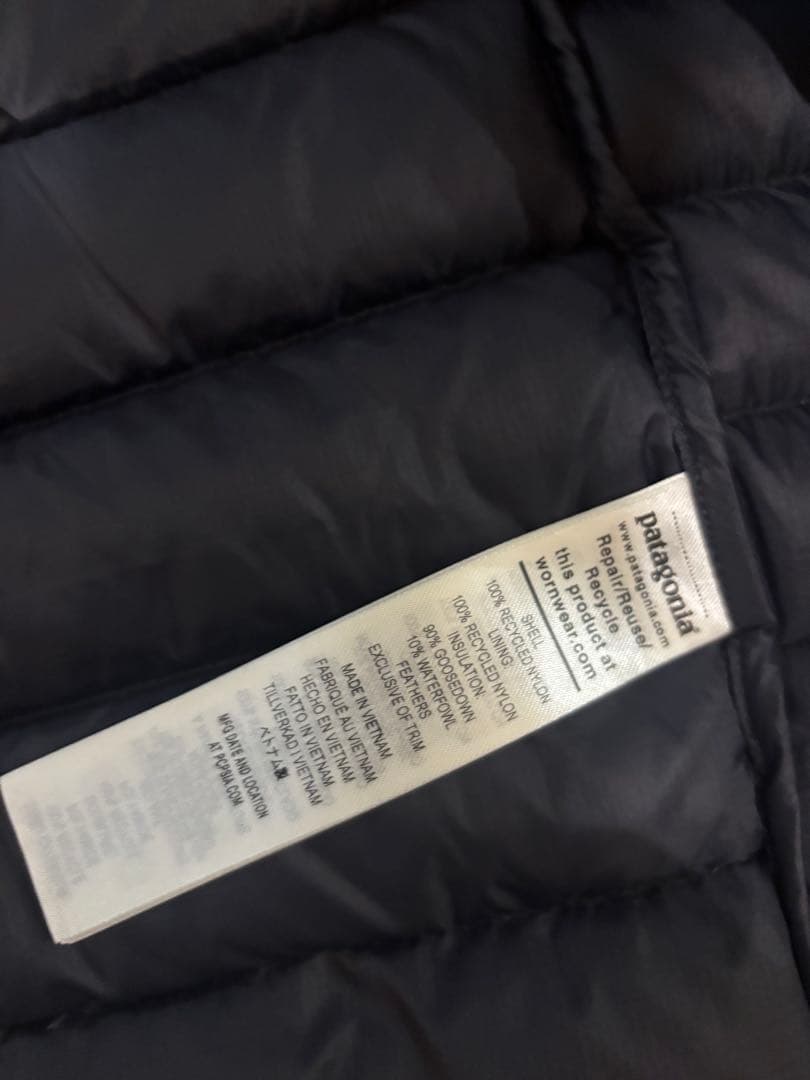 【新品】Patagonia ダウンセーターベスト M 黒