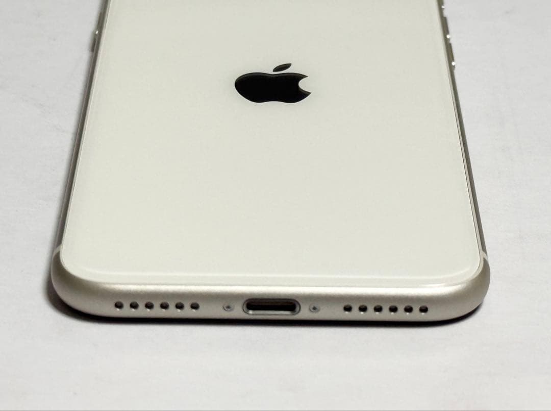 未使用に近い　バッテリー最大容量100%　iPhone SE 第3世代 64GB