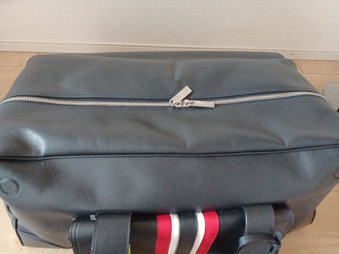 ✨BENTLEY ボストンバッグ✨ 高級車ブランド「ベントレー」のボストンバッグ