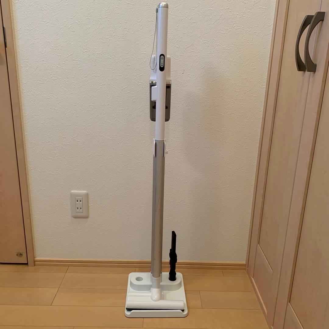 【超美品】山善 超軽量 コードレス サイクロン掃除機 専用スタンド付 最新モデル