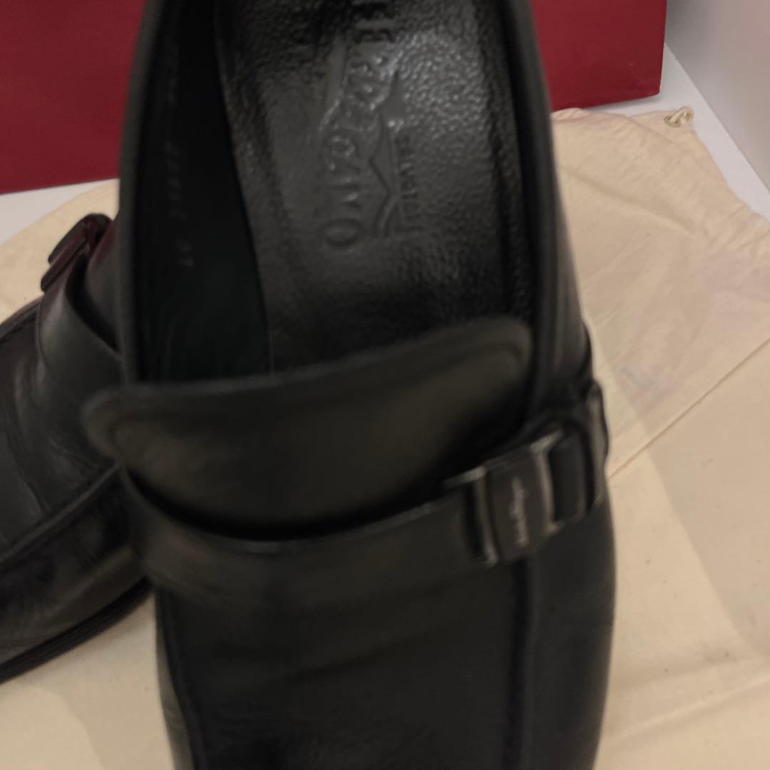 SF-10.【USED 極美品】フェラガモ・メンズ 黒色ビジネス靴8.5EEE