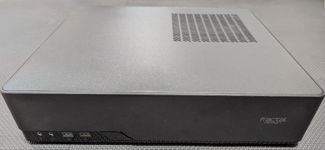 Fractal Design Node 202 ケース + 電源 + ファン