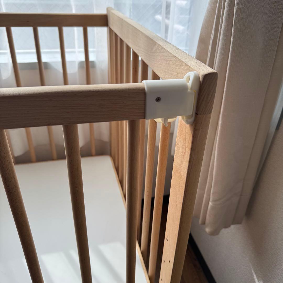 【学習机にもできる】DIDI 木製　ベビーベッド キャスター付き　高さ調節可能