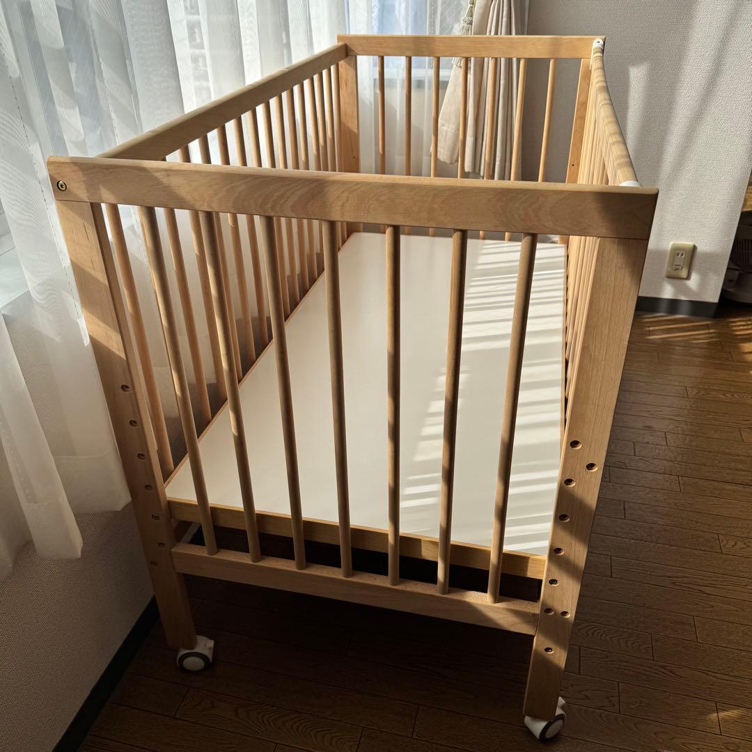 【学習机にもできる】DIDI 木製　ベビーベッド キャスター付き　高さ調節可能
