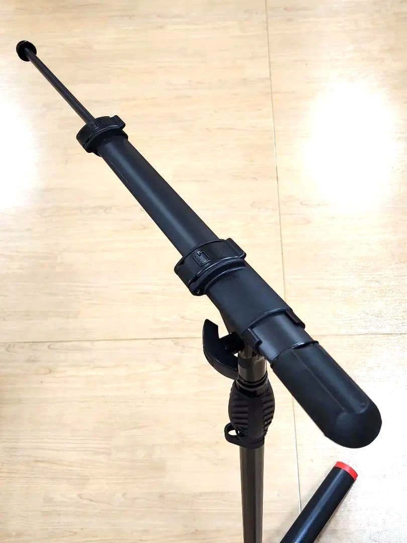 gator マイクスタンド 三脚式 黒と赤