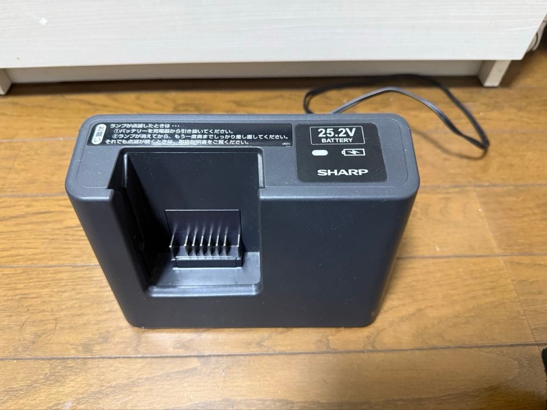 SHARP 充電式掃除機 EC-SR5-S バッテリー2個 充電器付