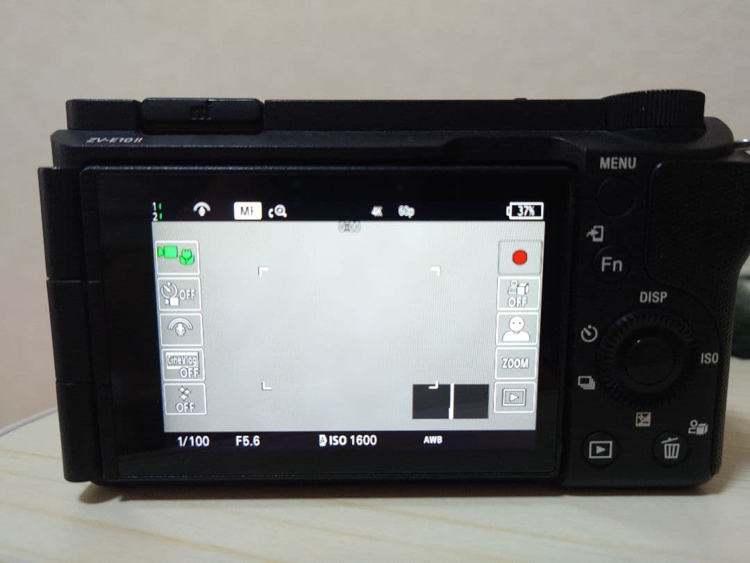 SONY ZV-E10 ii とレンズ3つ付き・ミラーレスカメラ