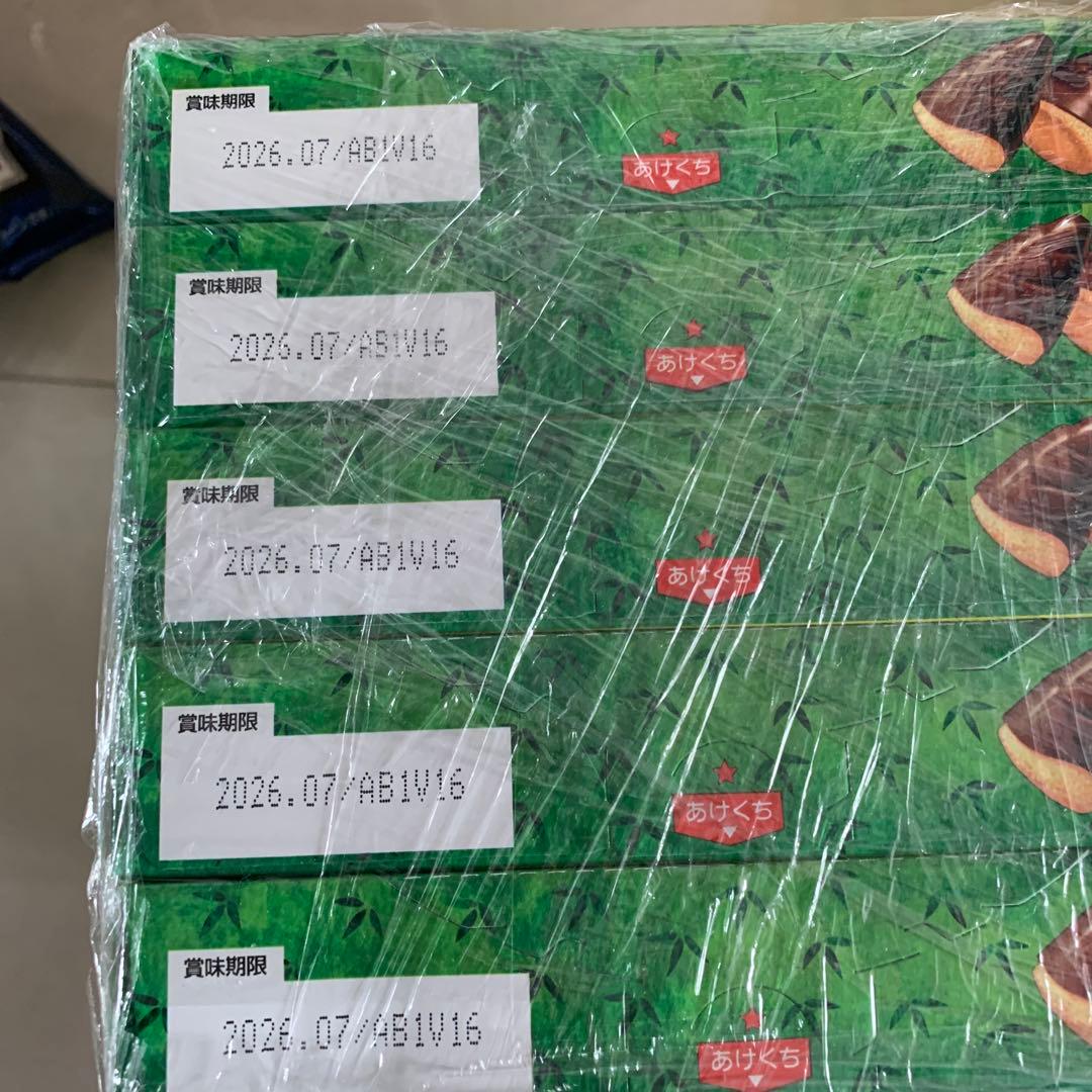 激安お菓子まとめ売り　きのこの山　たけのこの里　パイの実　チョコパイ他