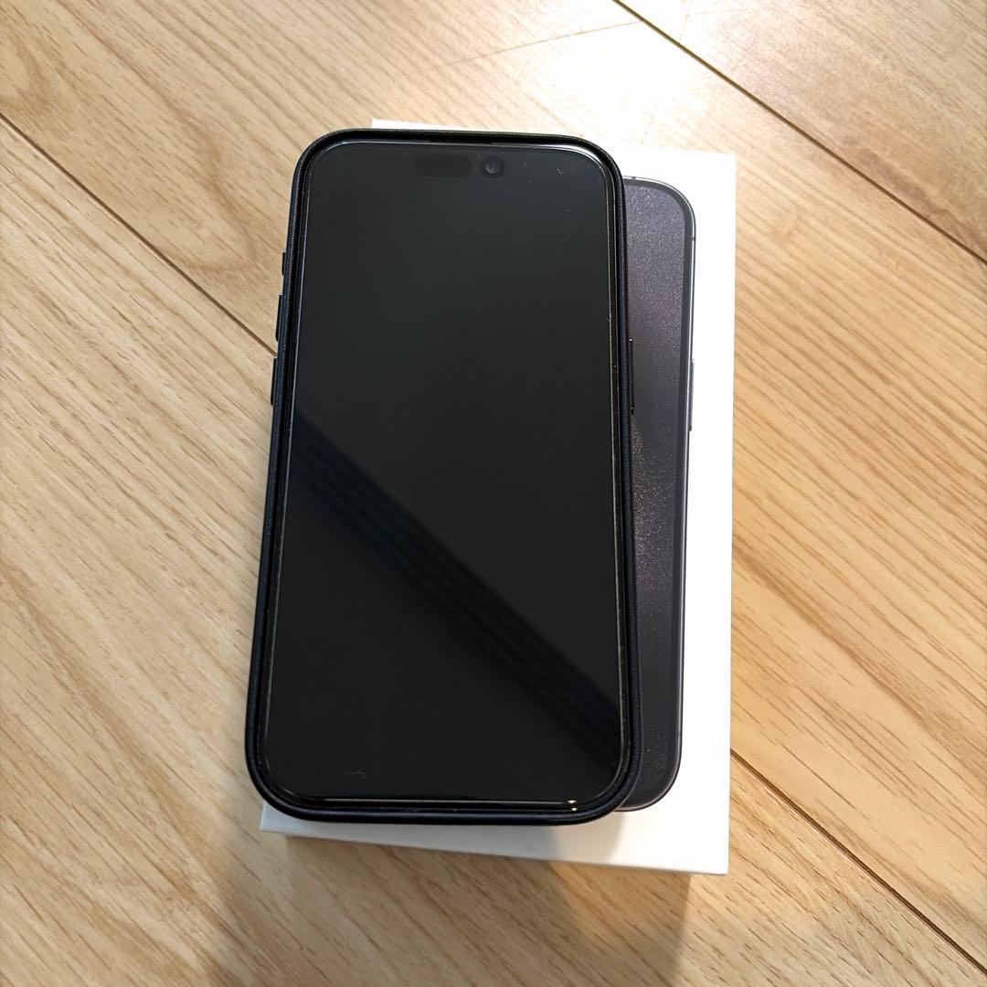 【特価】iPhone15 Pro 256GB ブラックチタニウム+MOFTケース