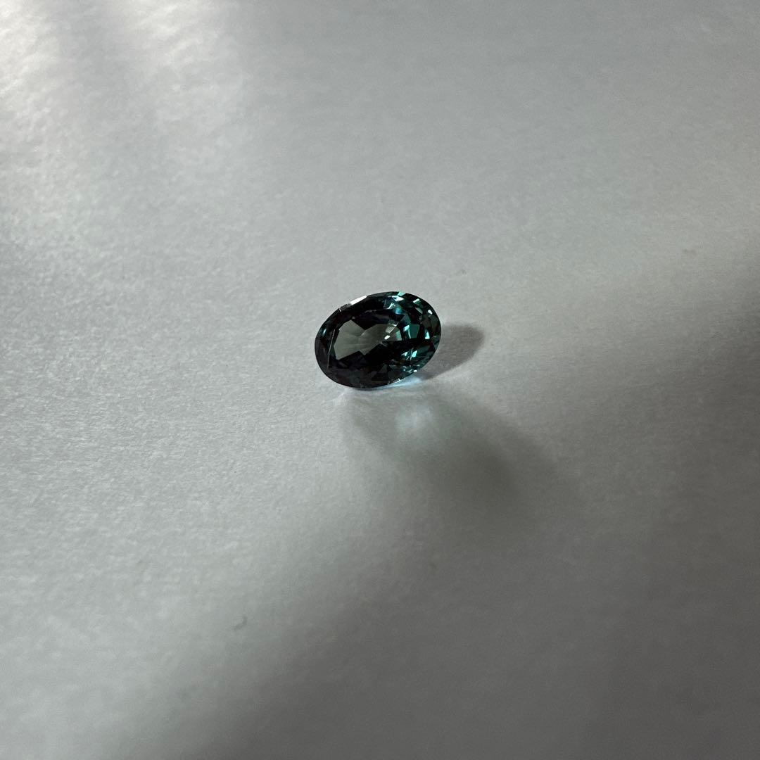 合成アレキサンドライト 再結晶 京セラ クレサンベール 0.985ct