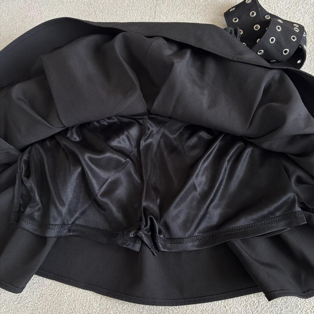 アミリージュ　ハトメベルト付きフレアスカート　クロスチャーム　ゴスロリ　パンク