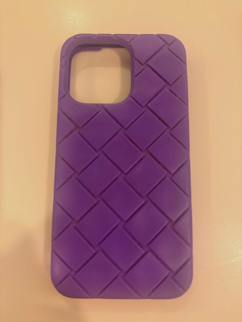 BOTTEGA VENETA 紫 シリコン iPhone13ケース