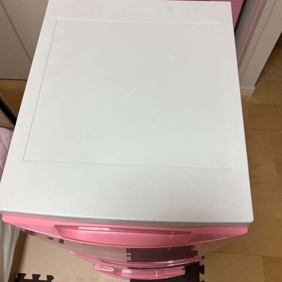値引き中。ピンクのプラスチックチェスト 5段