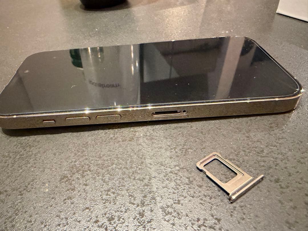 【ジャンク】iPhone 14 Pro 水没あり 初期化済み 箱あり付属品未使用