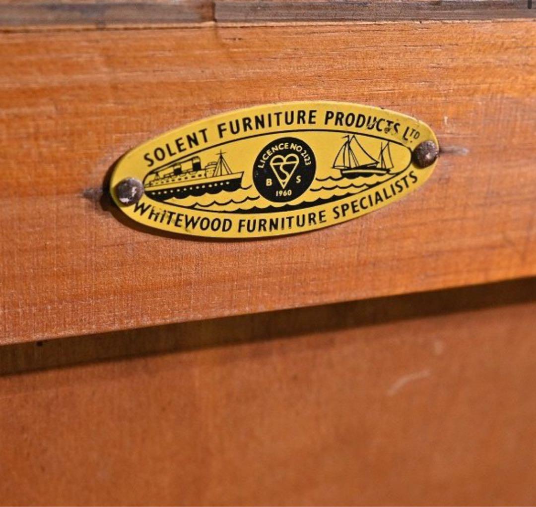 英国ビンテージ ソレント社 サイドチェスト パイン材 ミッドセンチュリー 収納