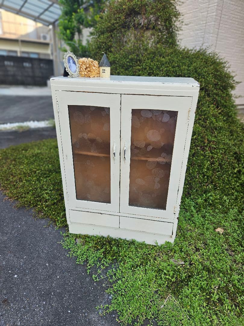 むーちゃん　キャビネット　飾り棚　収納　シャビー　ブロカント