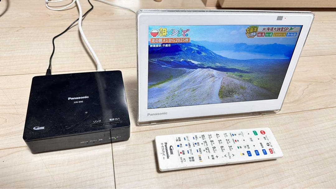 タイムセール　パナソニック 10V型 ポータブル液晶テレビ UN-10E11-W