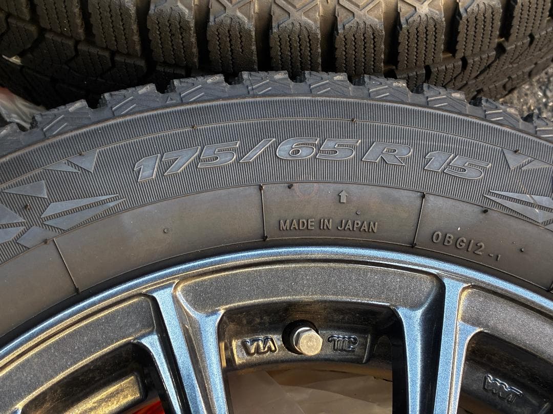 【送料込】175/65R15 スタッドレス4本セット＋アルミ WAREN
