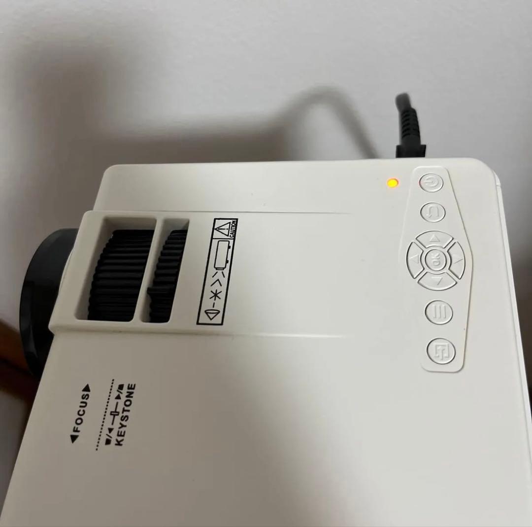 DR.J ミニプロジェクター 三脚付 ホームシアター ホワイトhi-04 箱無し