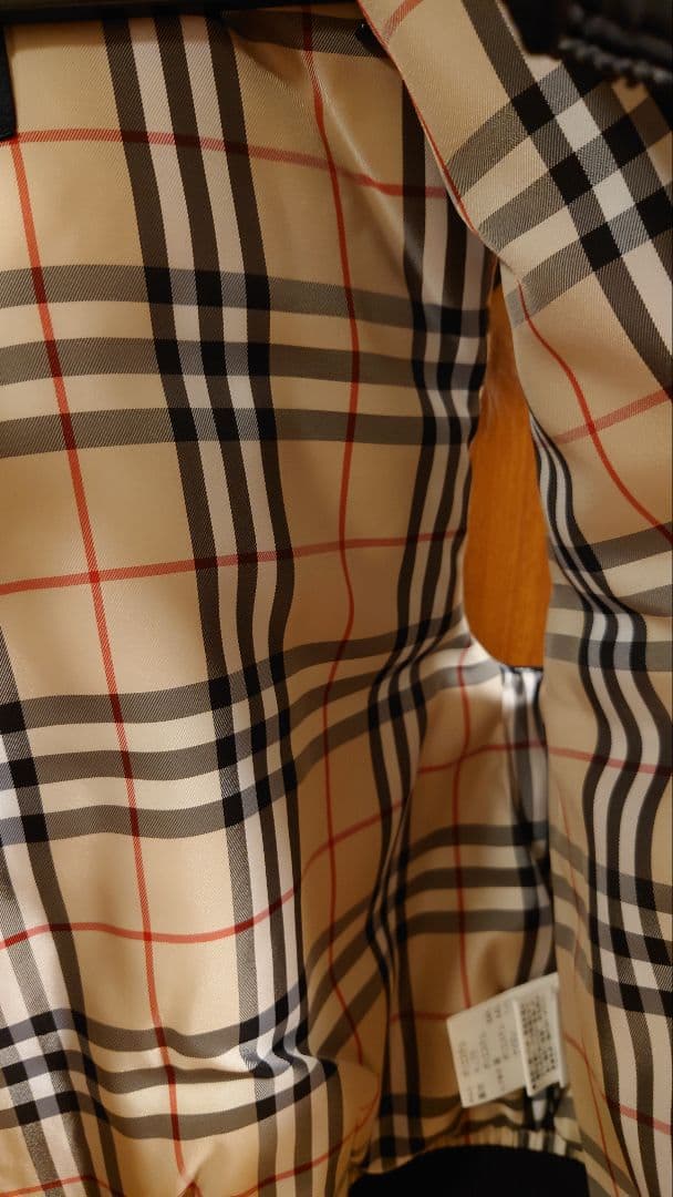 バーバリー【Burberry】ベスト　アウター　子ども　大人もＯＫ