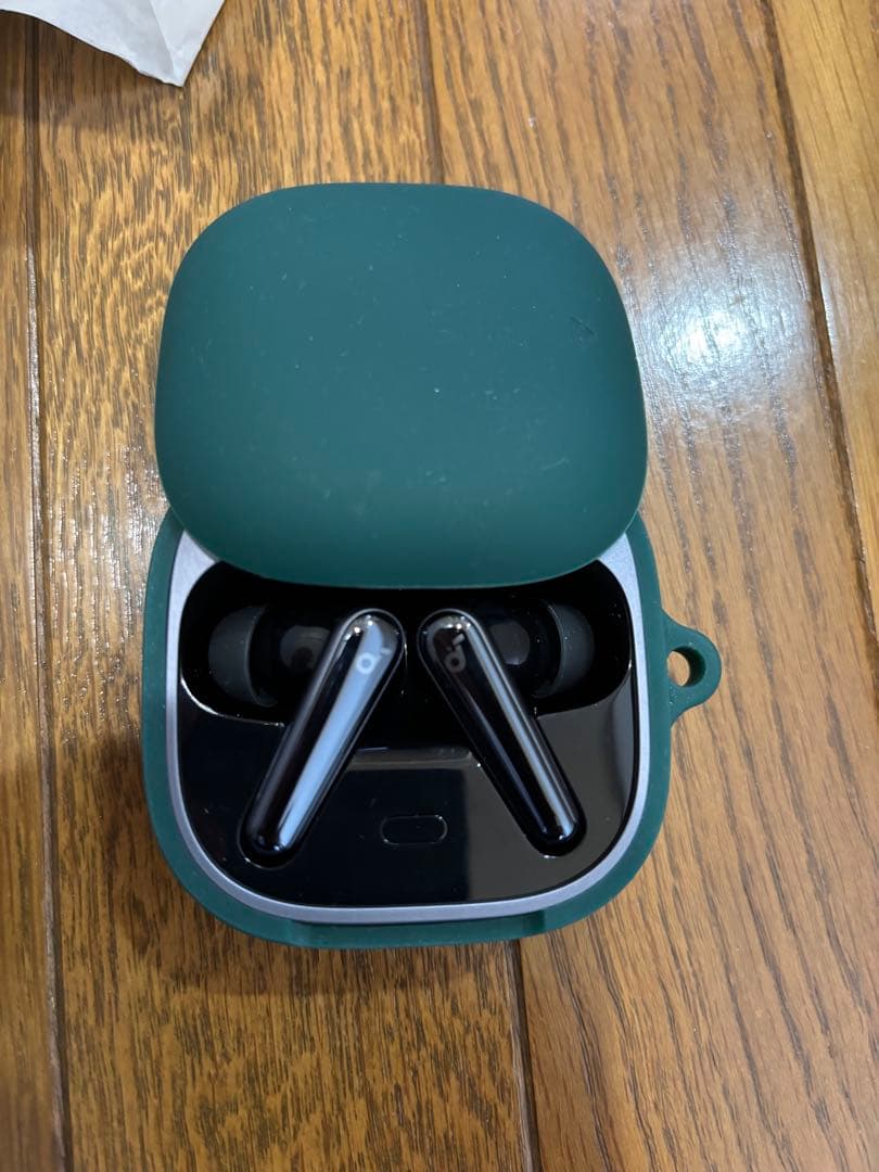 【ほぼ新品 】アンカー　soundcore liberty 5 ケース付