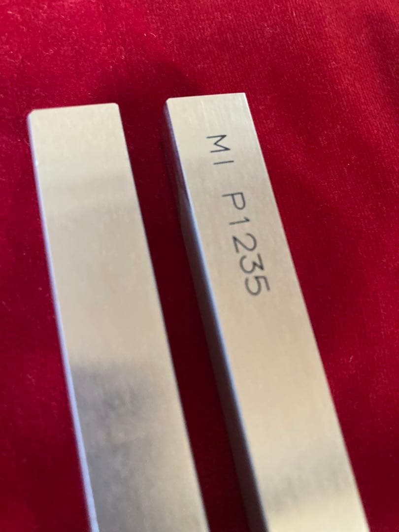 マドモアゼル.アイ　Dr. チューナー　132Hz 、528Hz 音叉　ニチオン