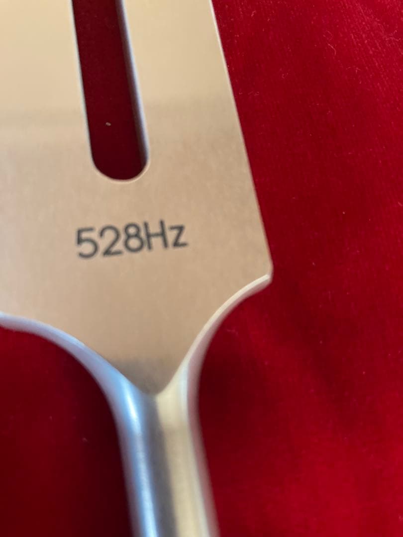 マドモアゼル.アイ　Dr. チューナー　132Hz 、528Hz 音叉　ニチオン