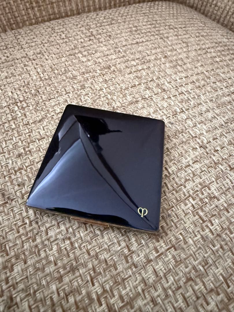 クレ・ド・ポー ボーテ プードルコンパクトエサンシエルｎ（エレガントスリム）