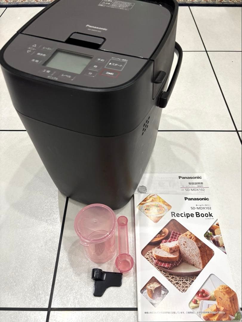 [美品]パナソニック ホームベーカリー SD-MDX102