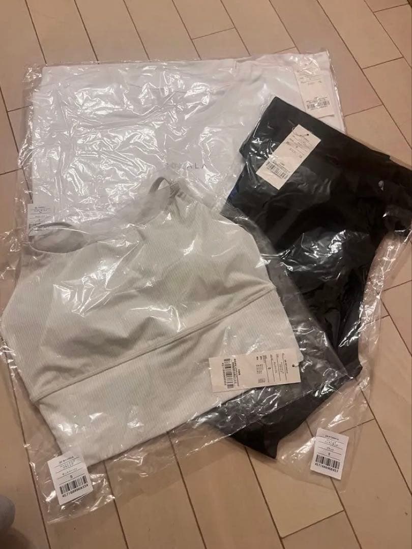 lavaヨガウェアTシャツ　Sサイズ