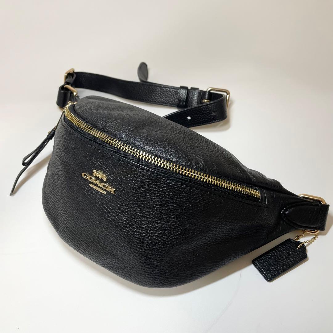 新品同様✨️COACH ボディバッグ ウエストポーチ チャーム ペプルドレザー 黒