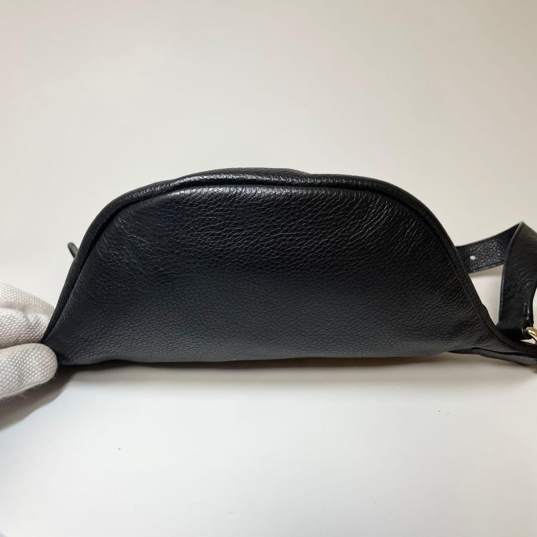 新品同様✨️COACH ボディバッグ ウエストポーチ チャーム ペプルドレザー 黒