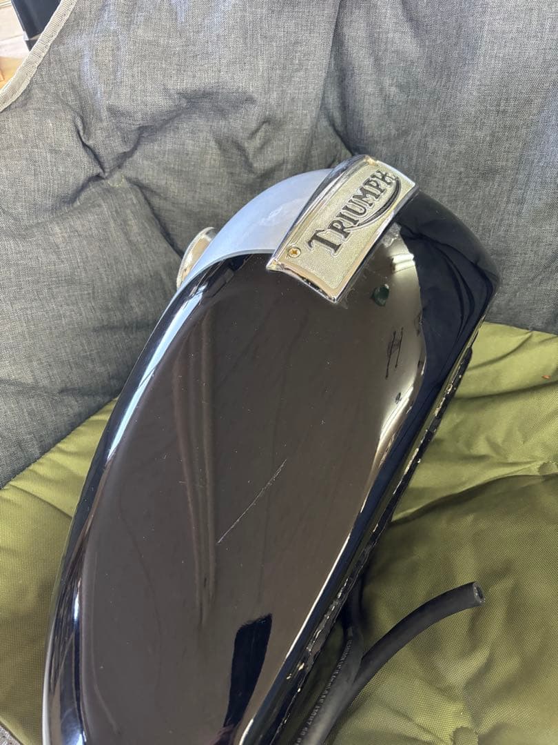 トライアンフ タンク