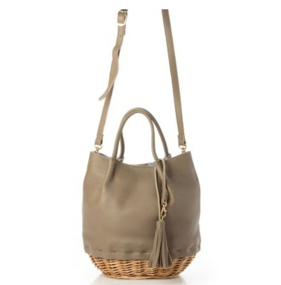 percheグレー かごバッグ タッセル付き