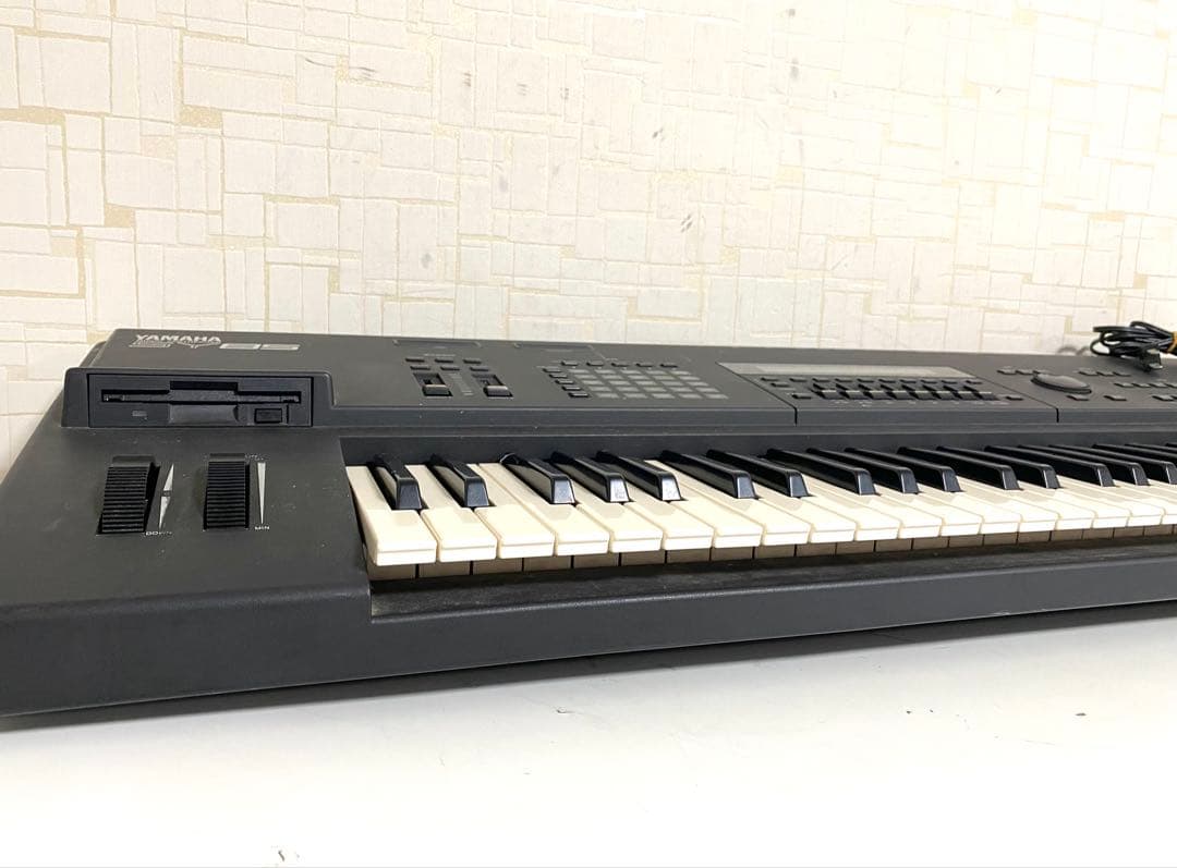 YAMAHA ヤマハ SY85 シンセサイザー 61鍵盤 本体