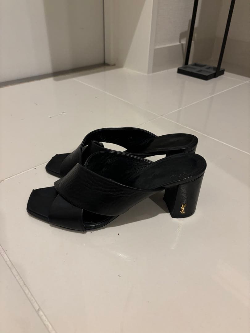 【YSL】イヴサンローラン　ブラック クロスストラップ ミュール