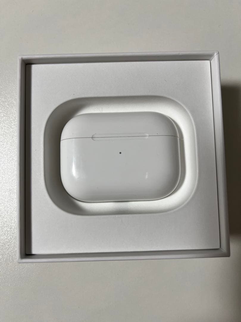 AirPods Pro 本体とケース