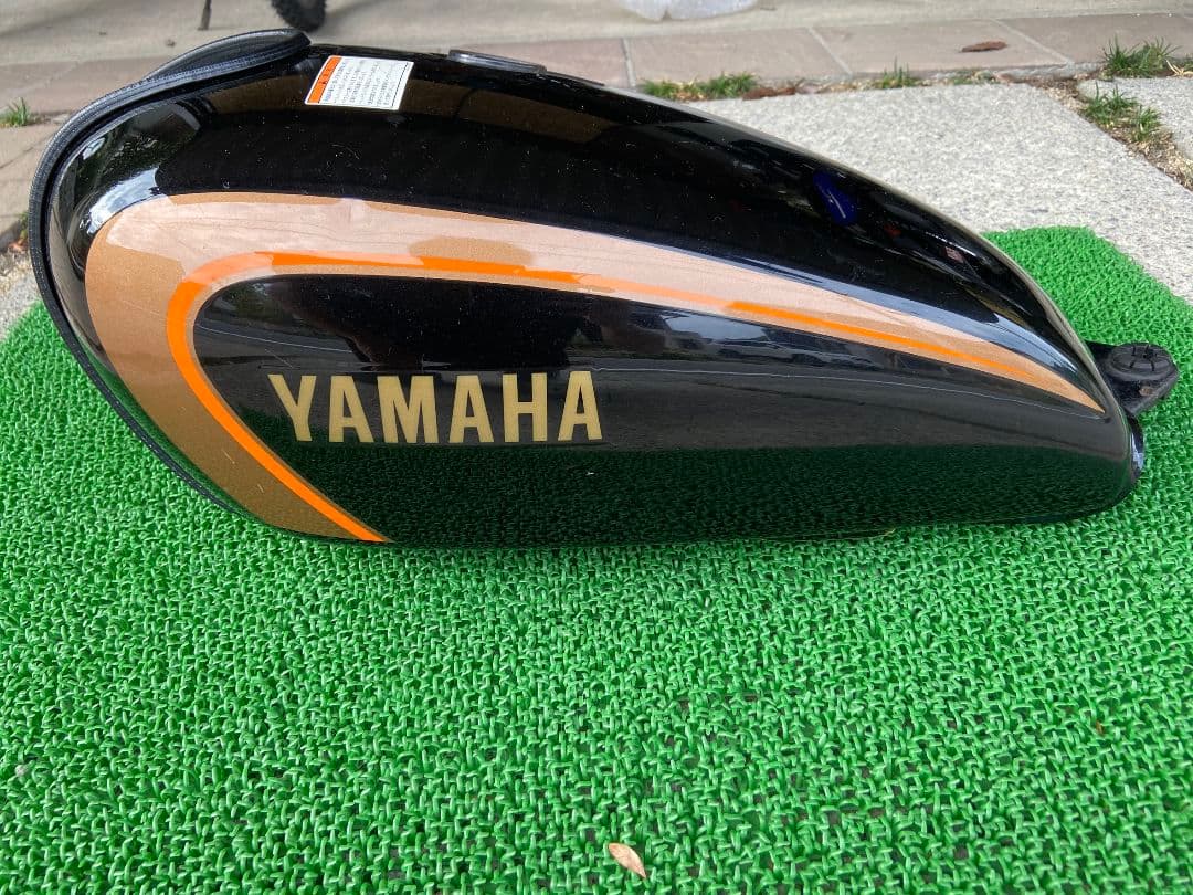 YAMAHA タンク SR400 純正タンク　キャブ車