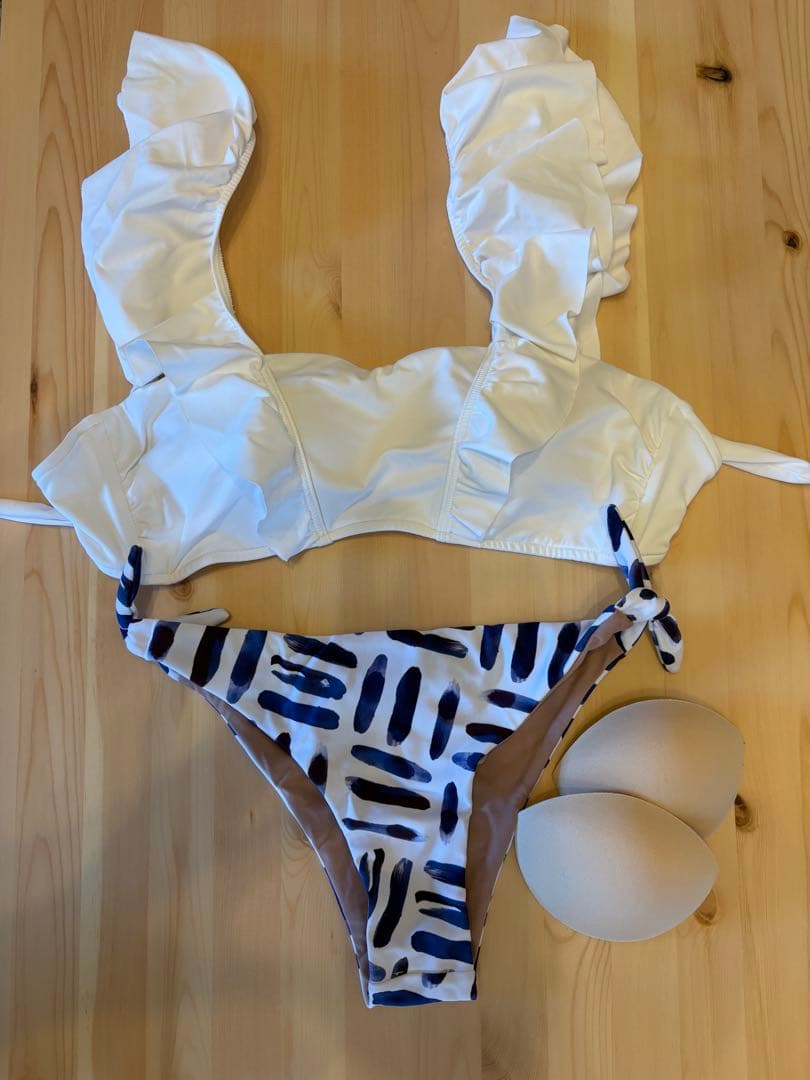 美品　ALEXIA STAM セパレート水着　上下セット　フリル　ホワイト