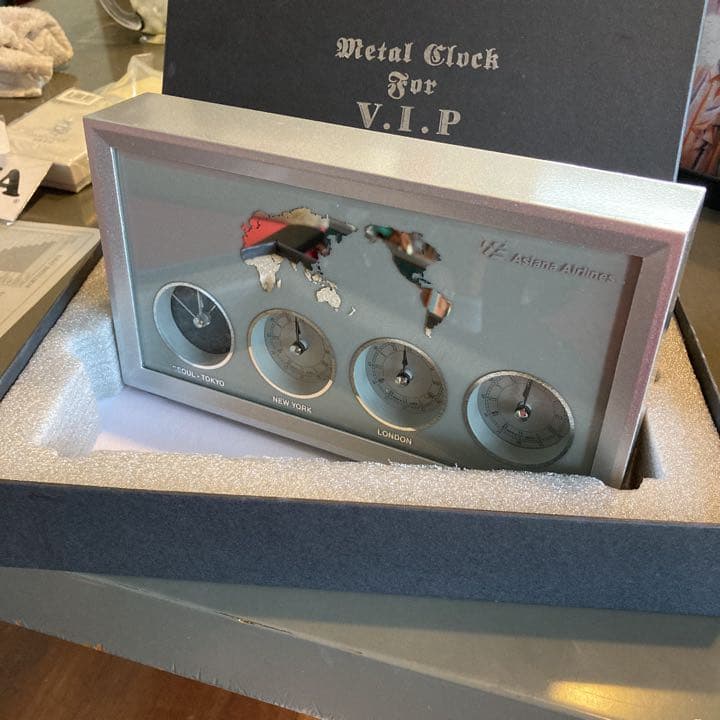 VIP 世界　置き時計